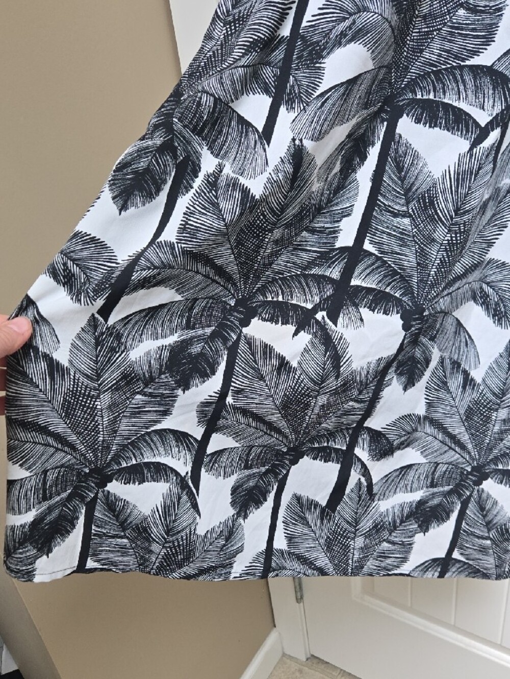 H&M Black & White Tropical Leaf Summer Spaghetti-Strap Light Dress Women's 6 - Picture 4 of 5